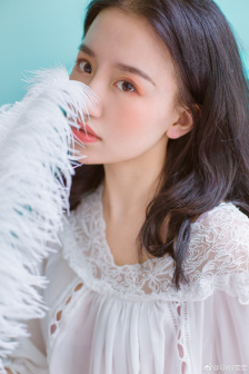 女主在恐怖游戏里挨